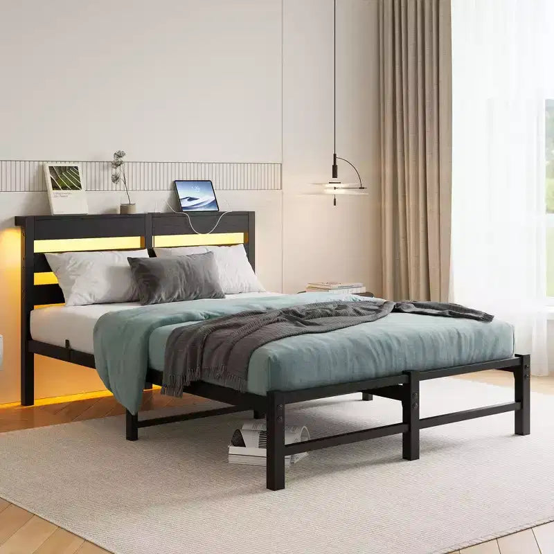 Struttura Letto a Piattaforma Matrimoniale in Metallo con Testiera RGB, Prese Elettriche e Ripiano Portaoggetti, 1 Persona